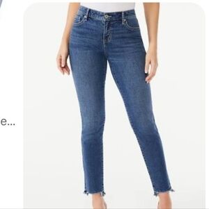 Sofia Vergara Boyfriend Jeans